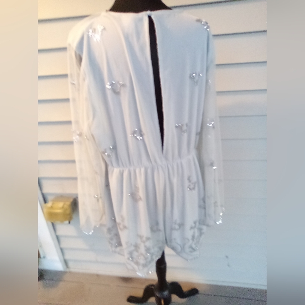DIVIDED DRESS PRE-OWNED SIZE 20 SPARKLING Elegant White Long Sleeve Dress - Picture 8 of 8